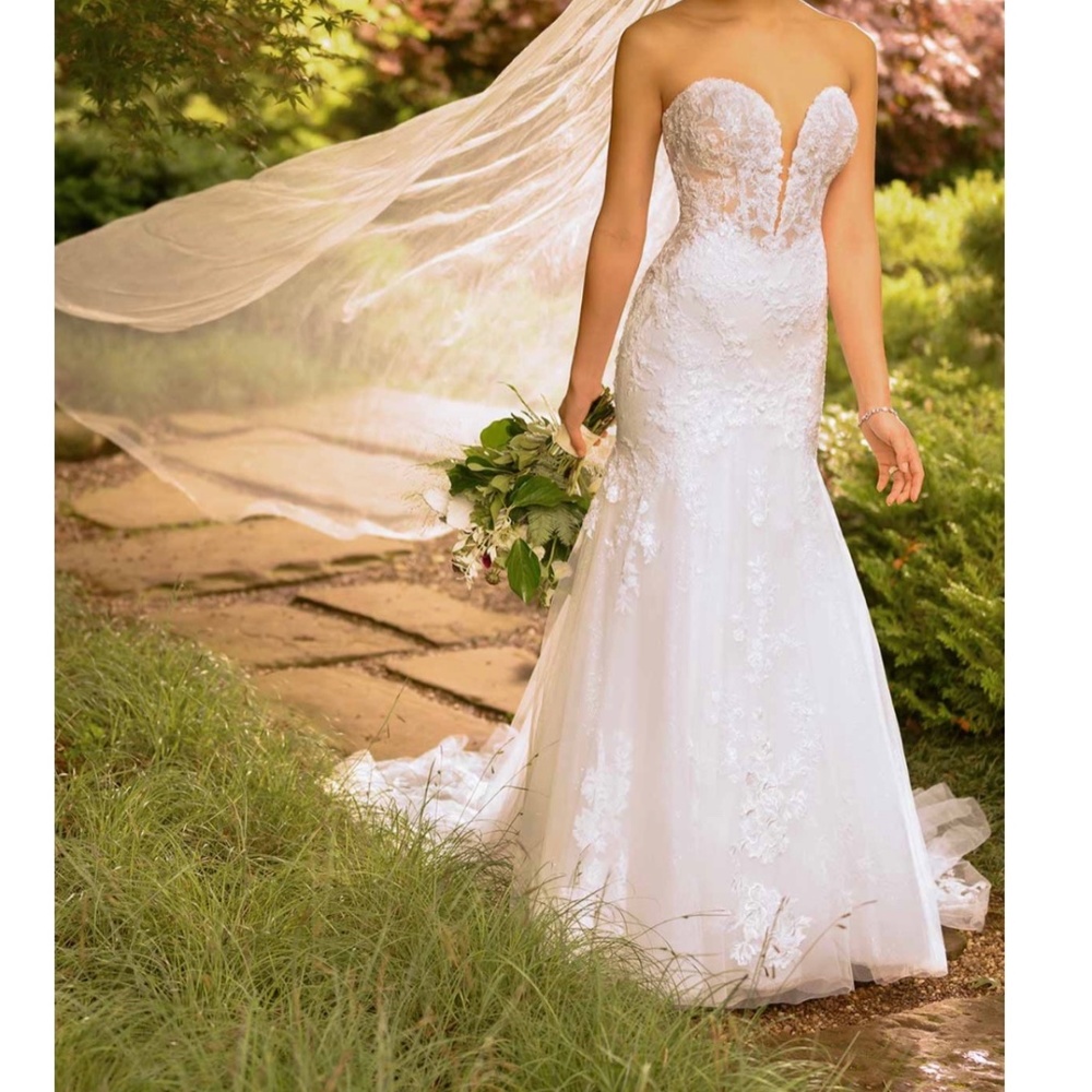 Brand New Essence Of Australia Wedding Gown